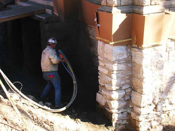 Crew installing Dry Process Gunite